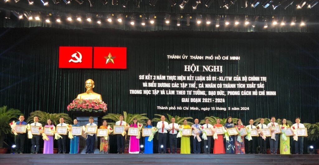 tuyen-duong-cac-dien-hinh-tieu-bieu-trong-hoc-tap-va-lam-theo-tu-tuong-dao-duc-phong-cach-ho-chi-minh